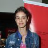 Laura Neiva prestigiou a pré-estreia do filme 'Vermelho Russo', na noite desta terça-feira, 25 de abril de 2017