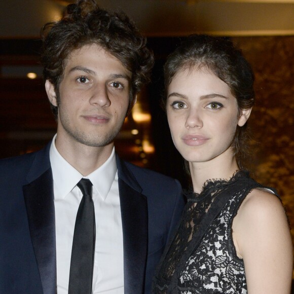 Laura Neiva e Chay Suede ainda não pensaram nos detalhes do casamento: 'Não pensei em vestido, nada. É muito cedo para pensar em data e preparativo'