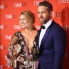 Pais de duas meninas, Blake Lively e Ryan Reynolds brilharam no tapete vermelho do baile de gala Time 100, em Nova York, nesta terça-feira, 25 de abril de 2017