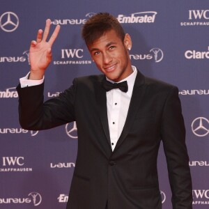 Neymar cantou e dançou funk em vídeo após vitória do Barcelona