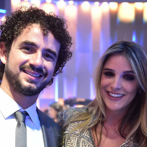Rafa Brites se declarou para o marido em recente post no Instagram: ' Está mais difícil do que imaginamos né? É mais trabalhoso do que pensamos né? Mas é muito mais forte do que esperávamos também não é? Mais emocionante. Mais visceral. Estamos juntos nessa! Eu te amo'