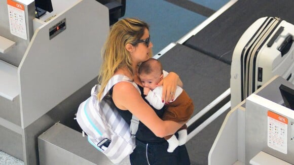 Rafa Brites publica foto da primeira viagem com o filho, Rocco: 'Só nós dois!'