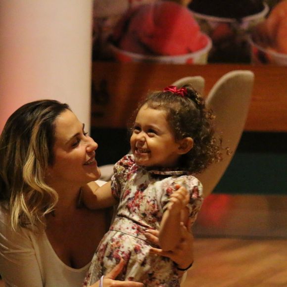 Minna, filha de Guilhermina Guinle, tem 3 anos