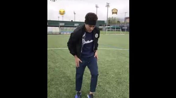 Que tombo! Neymar escorrega na bola ao tentar embaixadinha: 'Deu ruim'. Vídeo!