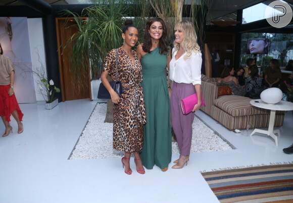 Taís Araújo posou com as atrizes Juliana Paes e Deborah Secco no lançamento da nova coleção da joalheria L/Dana