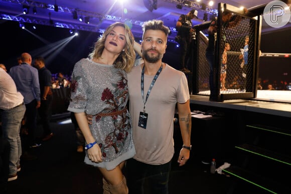 Bruno Gagliasso e Giovanna Ewbank posam orgulhosos após evento de MMA