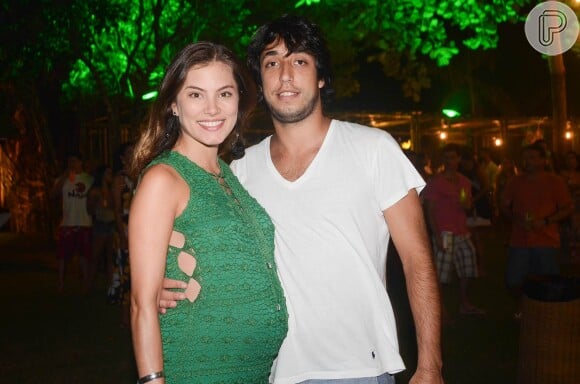 Bruna Hamú deu à luz Júlio, seu primeiro filho, fruto do relacionamento com o empresário Diego Moregola, em 1º de maio de 2017, no feriado do Dia do Trabalho