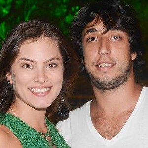 Bruna Hamú e Diego Moregola ficaram noivos. 'E não é que ela aceitou... Um dia com duas das maiores emoções da vida', vibrou o empresário citando ainda o nascimento de Júlio, primeiro filho deles