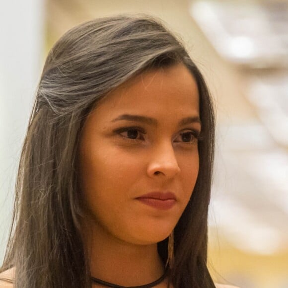 Emilly, do 'BBB17', recebeu conselhos ao anunciar sua mudança para o Rio de Janeiro: 'Apartamento simples e barato. Controle o seu dinheiro'