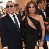 Thalía surgiu no MET Gala com o marido, Tommy Motolla