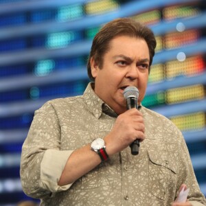 Fausto Silva foi mal interpretado ao dizer que tem mulher que gosta de apanhar