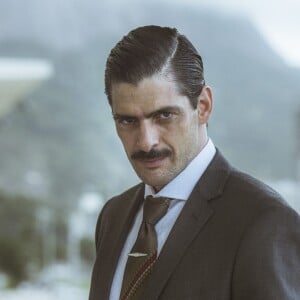 Marcos (Julio Machado) vai surpreender Cora (Susana Vieira) ao aparecer na casa dela