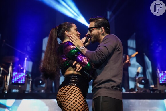 Anitta e Maluma se apresentaram no Rio de Janeiro com direito a selinho no palco 