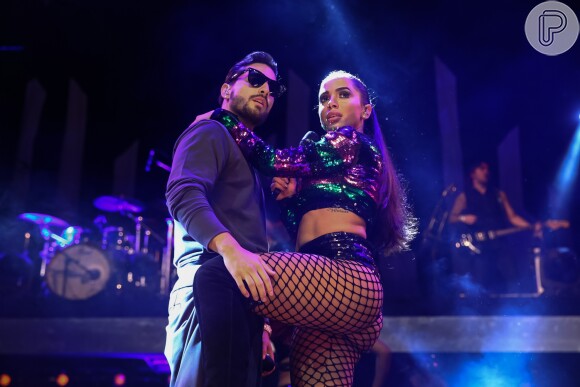 Anitta​ realizou um show em São Paulo e recebeu o cantor colombiano Maluma​