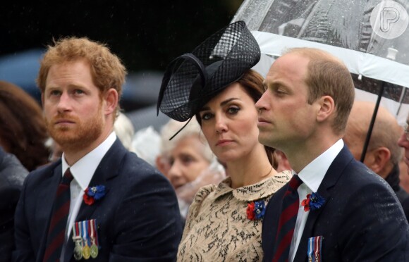 Kate Middleton e o marido, Príncipe William, decidiram entrar na Justiça contra a revista que fez as fotos dela sem a parte de cima