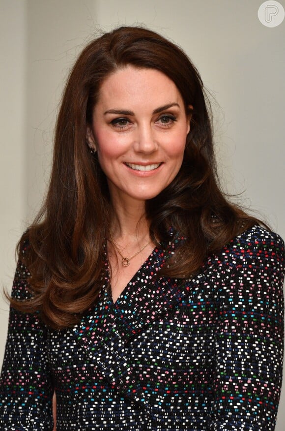 Kate Middleton foi clicada sem sutiã durante férias no Sul da França em 2012