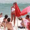 De férias da TV, Giovanna Lancellotti aproveita dia de sol