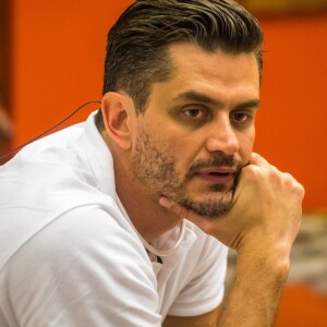 O ex-BBB Marcos se pronunciou sobre o depoimento vazado de Emilly, em que a ex-BBB teria confirmado a agressão do gaúcho