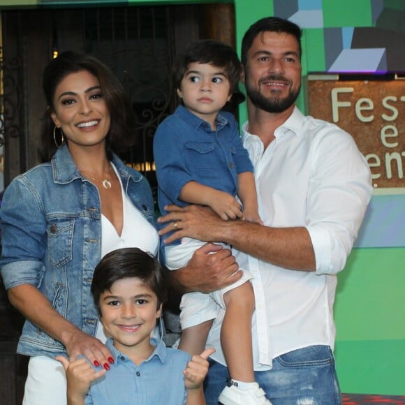 Juliana Paes tem planos de adotar uma jovem: 'Eu adoro menina, sou muito apaixonada, vivo fazendo trança nas minhas sobrinhas. Mas não vou engravidar de novo'