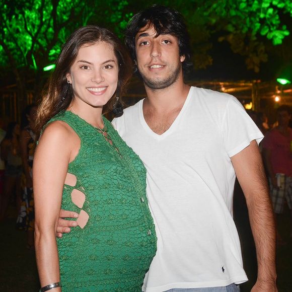 Diego Moregola pediu Bruna Hamú em casamento na maternidade
