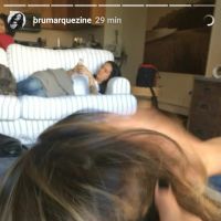 Bruna Marquezine faz cafuné para irritar Sasha Meneghel: 'Deixa em paz'. Vídeo!