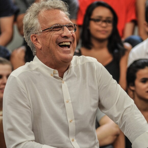 'Quero te convidar para participar porque tem um dia que é mais pegada de humor', contou Pedro Bial a Fábio Porchat