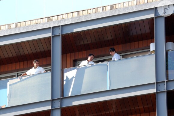 Ricky Martin na sacada do hotel Fasano, em Ipanema, no Rio de Janeiro, nesta segunda-feira, 10 de março de 2014