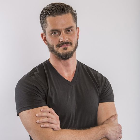 'Que ideia bacana. Parabéns pela iniciativa e espero sucesso nos leilões!', disse um internauta para o ex-BBB Marcos