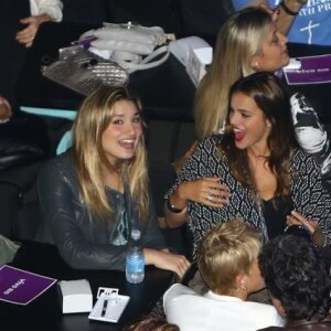 'Ursa, você é muito traidora. Quando ela tiver ido embora e você quiser meu carinho, sabe o que eu vou fazer? Não vou dar carinho!', falou Sasha para a cachorrinha depois que ela foi para o colo de Bruna Marquezine