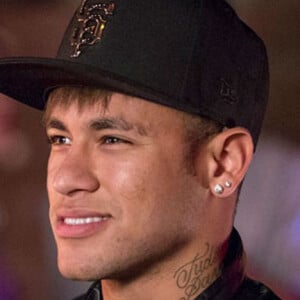 Neymar homenageou Almir Guineto em uma rede social