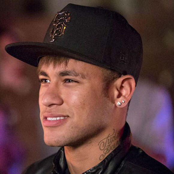 Neymar homenageou Almir Guineto em uma rede social
