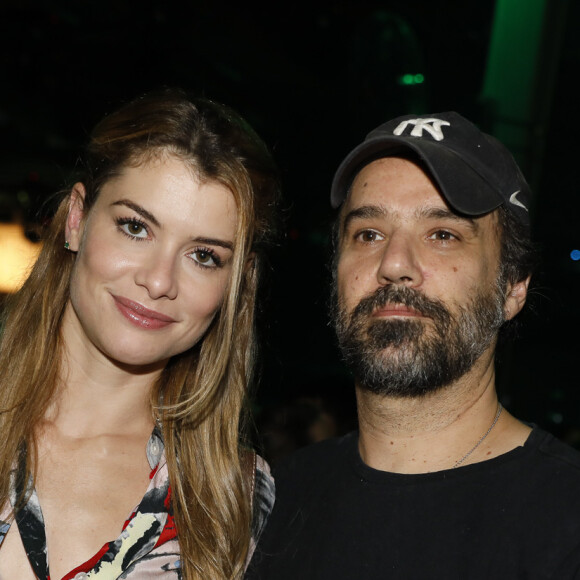 Alinne Moraes foi clicada curtindo um show com Mauro Lima em março