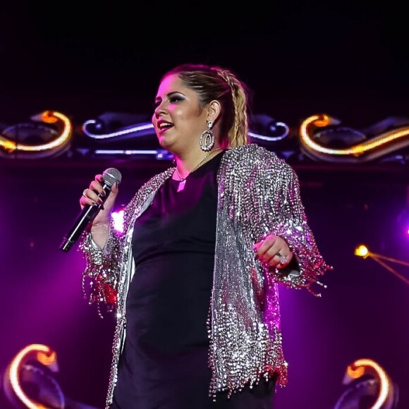 Marília Mendonça negou ter barrado Ivete Sangalo de show no próximo dia 13, em Salvador: 'Sou fã dela'