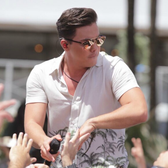 O cantor Wesley Safadão mudou de visual e está de cabelos curtos