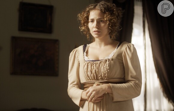 Leopoldina (Letícia Colin) impede Anna (Isabelle Drummond) de revelar o segredo da paternidade da filha para Joaquim (Chay Suede), na novela 'Novo Mundo'