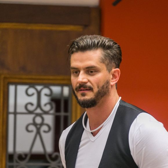 'Já voltei a consultar, cirurgias e isso é minha prioridade agora', avalia Marcos