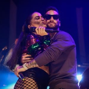 Maluma se afirmou solteiro e negou ter ficado com a cantora Anitta no 'The Noite' desta quarta-feira, 10 de maio de 2017