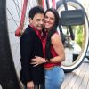 Namorada de Zezé Di Camargo, Graciele Lacerda adotou franjinha e exibiu novo look na web
