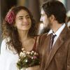 Na supersérie 'Os Dias Eram Assim', Rimena (Maria Casadevall) e Renato (Renato Goés) se casam no Chile