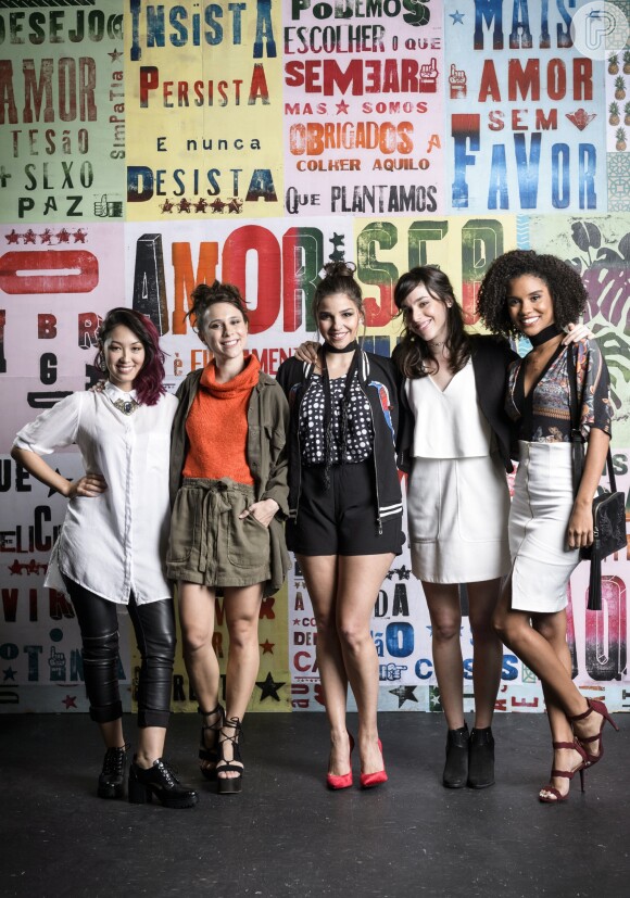 Heslaine Vieira é Ellen, uma das cinco protagonistas de 'Malhação - Viva a Diferença'. As outras são Tina (Ana Hikari), Benê (Daphne Bozaski), Keyla (Gabriela Medvedvski) e Lica (Manoela Aliperti)