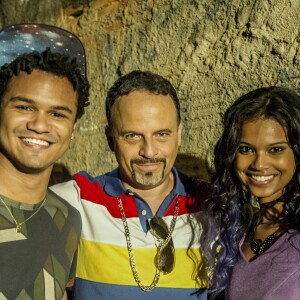 Em 2014, Aline Dias participou da série 'O Sexo e as Negas' com Land Vieira, irmão de Heslaine
