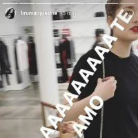 Bruna Marquezine vê Sasha Meneghel com bolsa de R$ 5,8mil e brinca:'Pode me dar'
