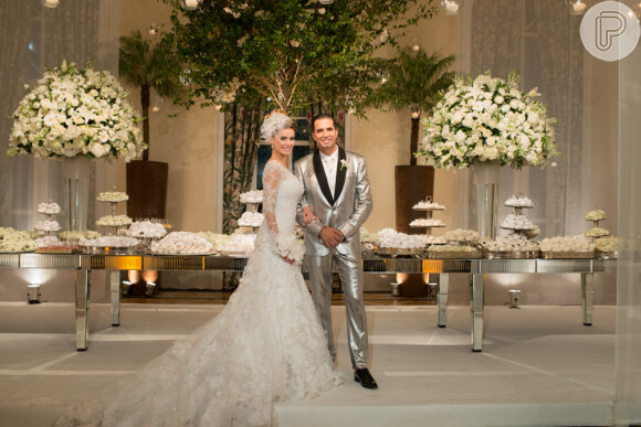 Latino e Rayanne Morais se casaram na noite desta quarta-feira, 12 de março de 2014