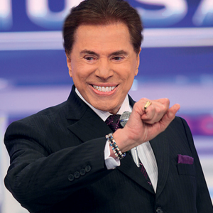 Com pressa, Silvio Santos entrou em alta velocidade no estacionamento do SBT