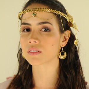 Kassaia (Pérola Faria) rebate o marido, Nebuzaradã (Angelo Paes Leme), nos próximos capítulos da novela 'O Rico e Lázaro': 'Há anos percebo a troca de olhares, os sorrisos. Não queria acreditar, segui me enganando... mas agora está claro'