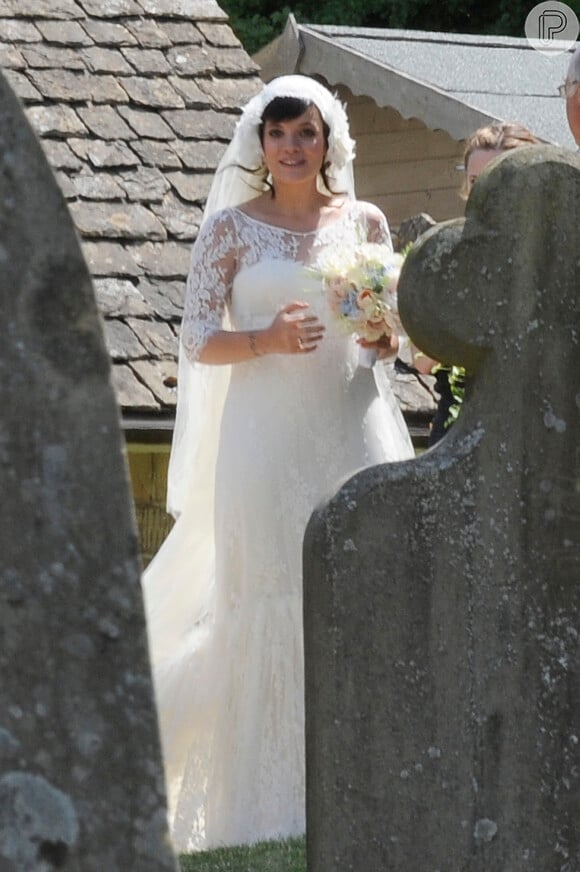 Lily Allen casou grávida de sua primeira filha, em 2011