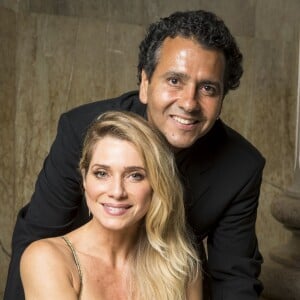 Leticia Spiller é casada com personagem de Marcos Palmeira na supersérie 'Os Dias Eram Assim'