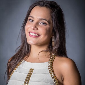 A ex-BBB Emilly agradeceu os fãs por lembrarem da data em seu Twitter