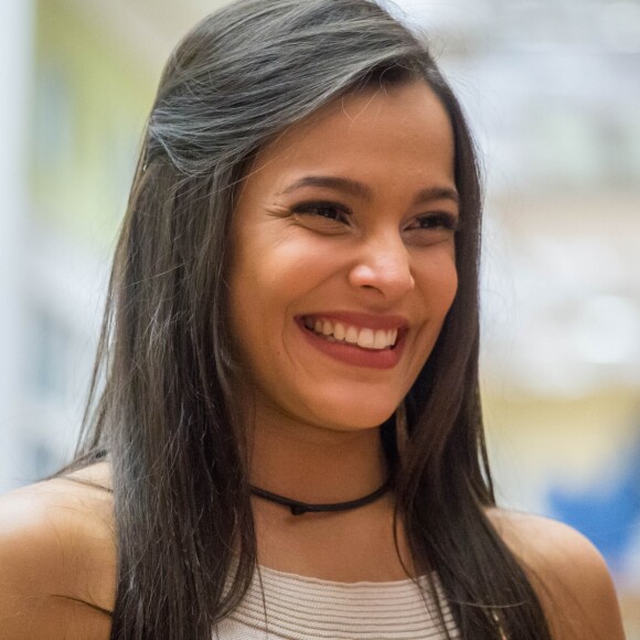 A ex-BBB Emilly celebrou a data em seu Twitter