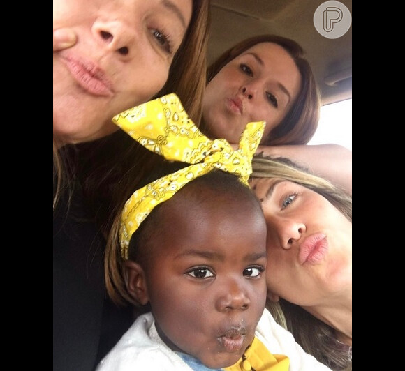 Giovanna Ewbank posta foto com Títi no Dia das Mães, em 14 de maio de 2017